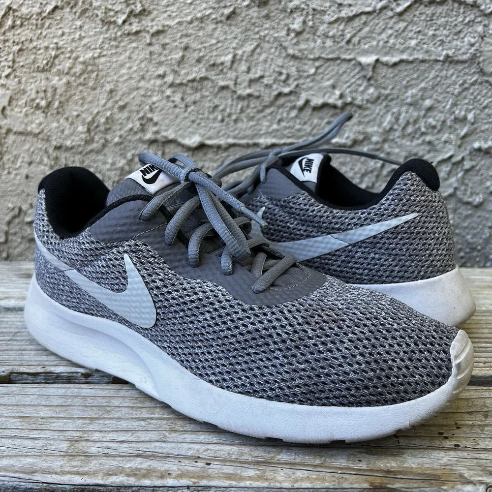 Nike Shoes Men Size 9 Tanjun SE Running Sneakers Grey